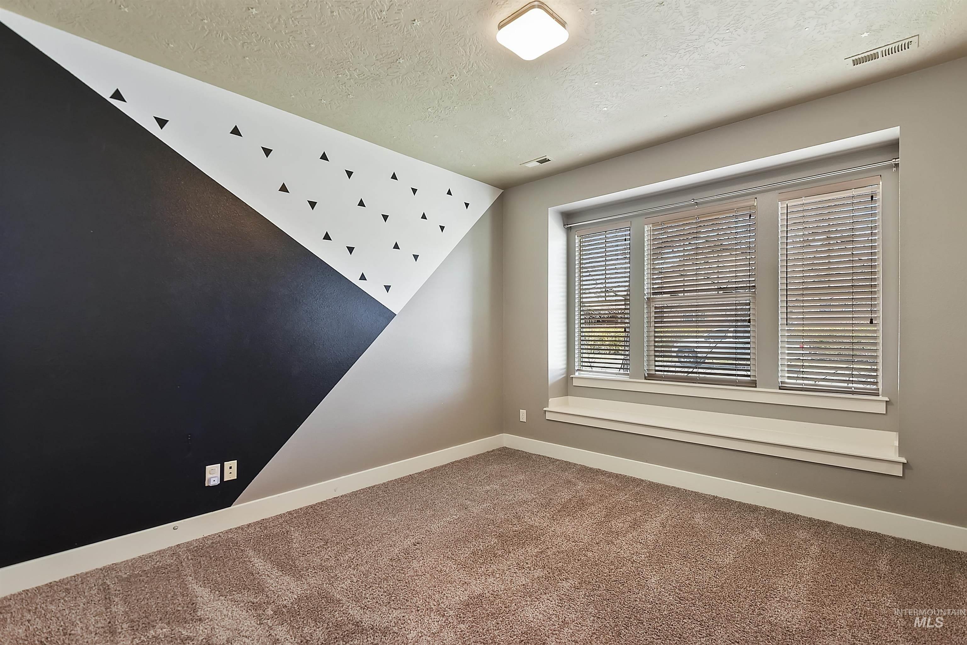 S Cheshire Ave, Boise, ID 83709
