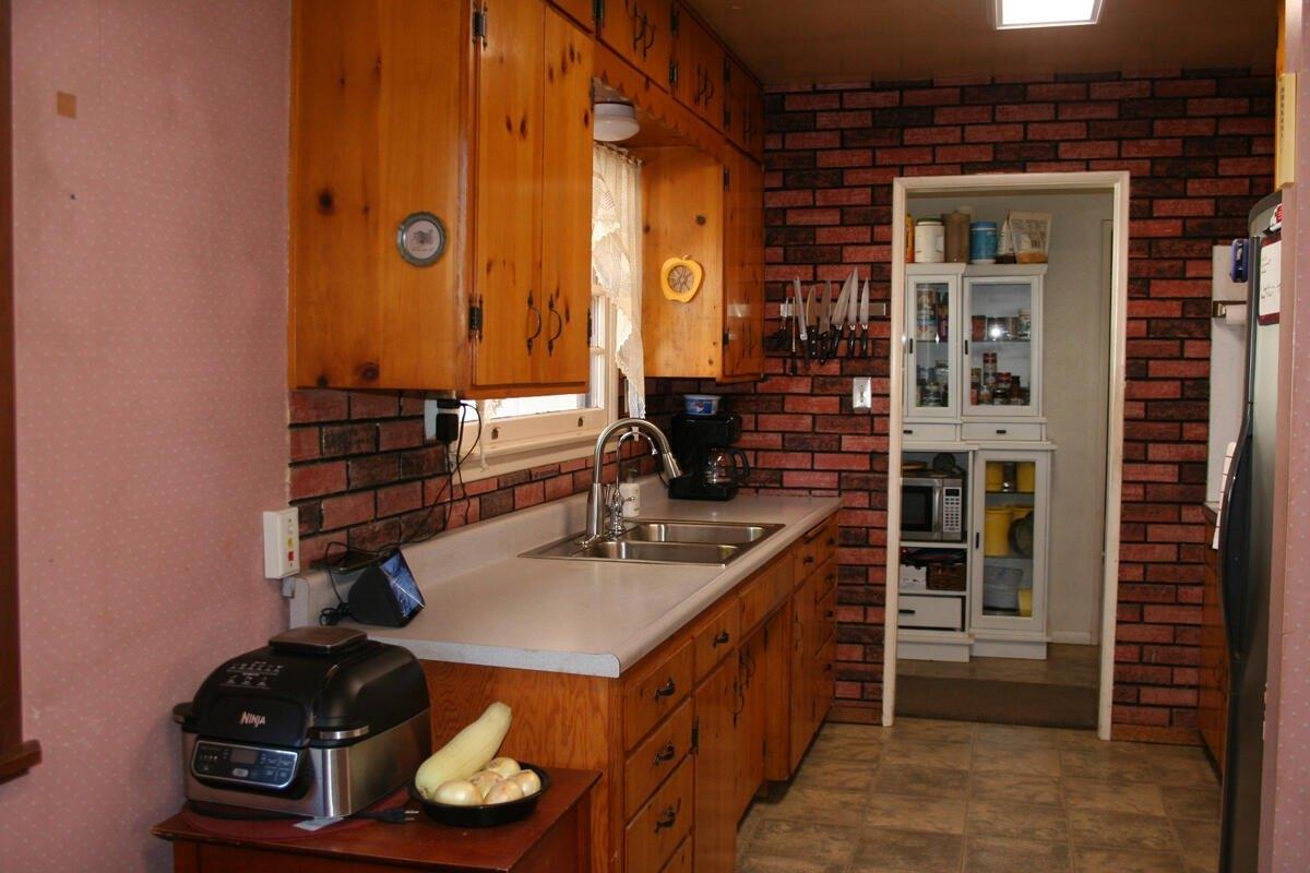 Calva St, Leona Valley, CA 93551