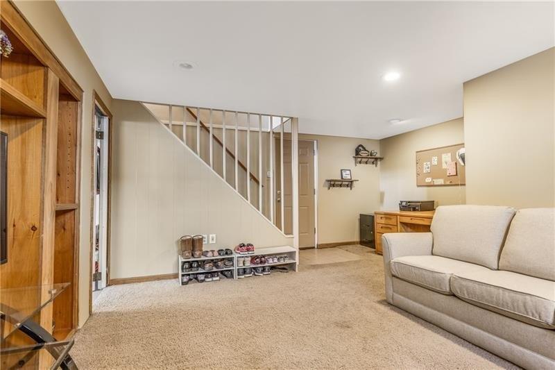 Wood Ave, Glenshaw, PA 15116