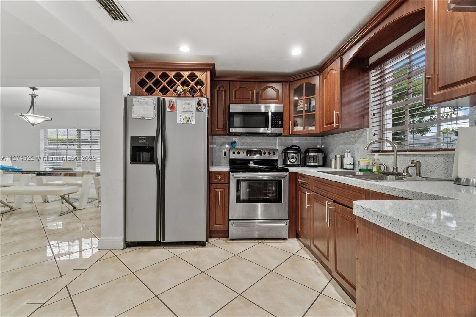 Nw 5th St, Miami, FL 33126