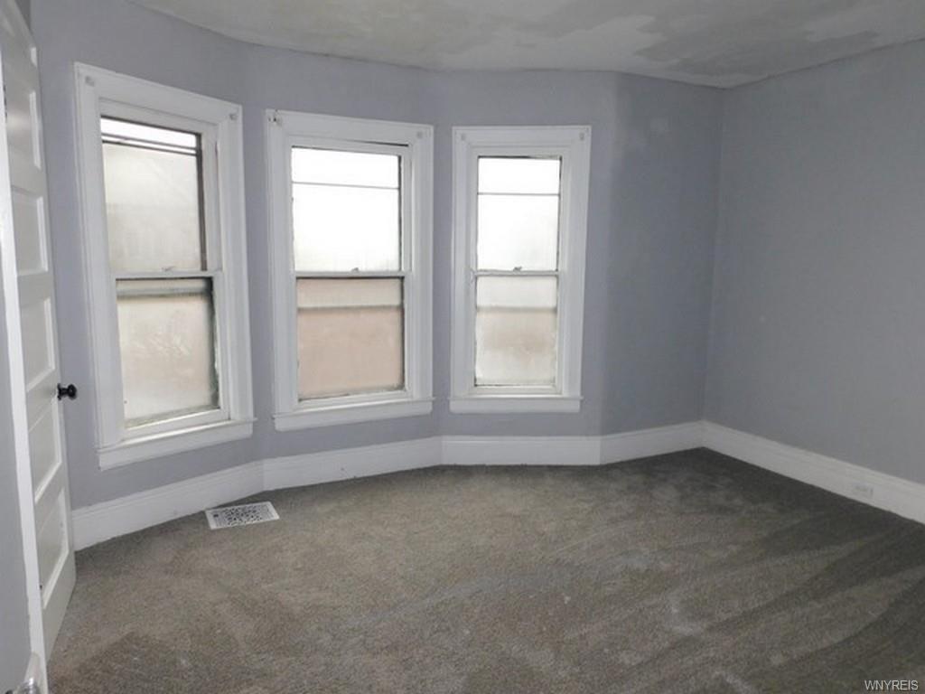 W Woodside Ave, Buffalo, NY 14220
