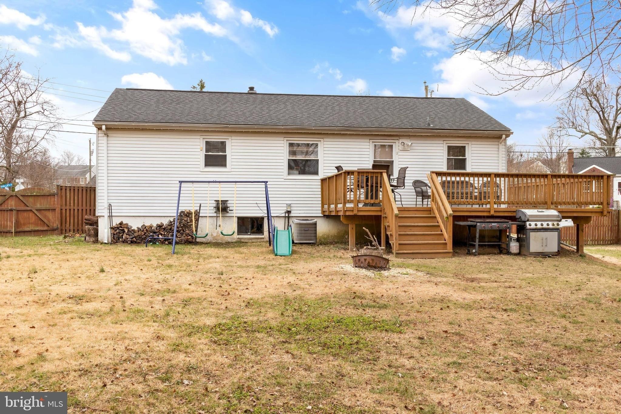 Phillips Dr, Alexandria, VA 22306