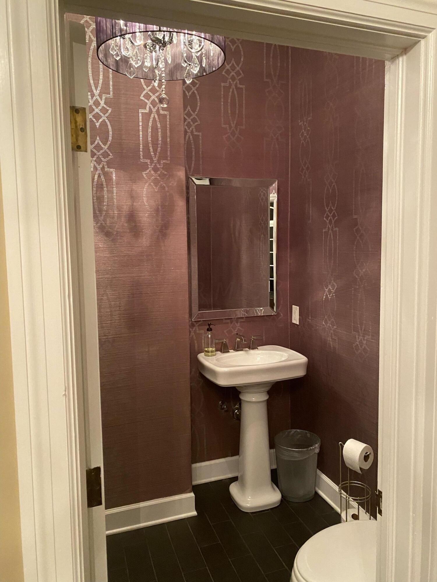 Thornewood Dr, Granville, OH 43023
