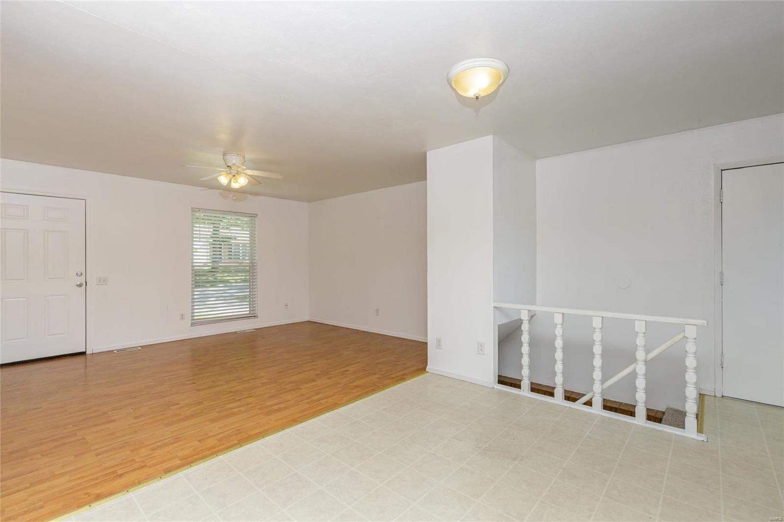 Saint Daphne Dr, Saint Charles, MO 63301