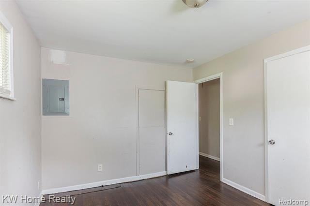 Weller Ave, Warren, MI 48089