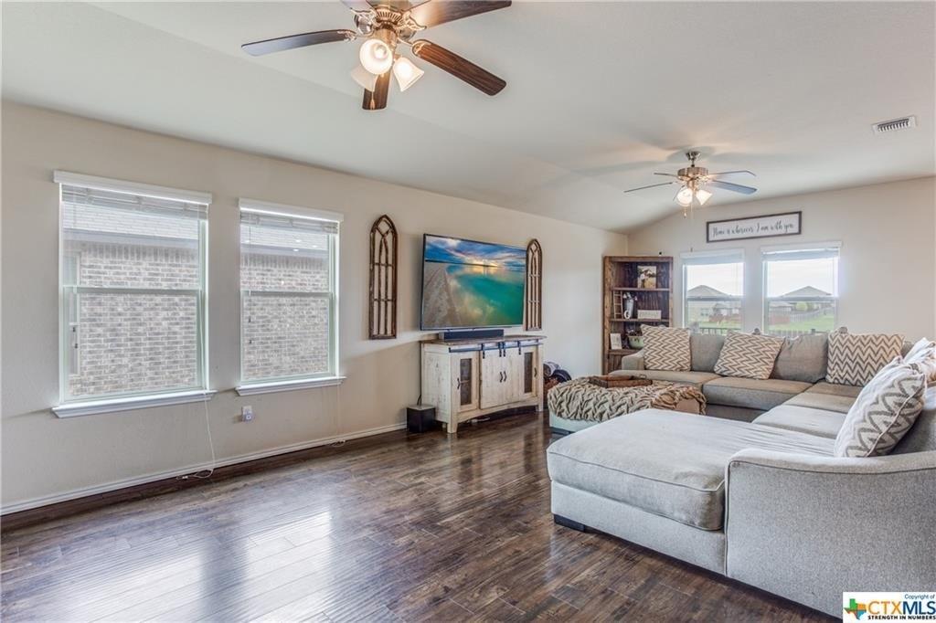 Iron Glen Dr, Temple, TX 76502