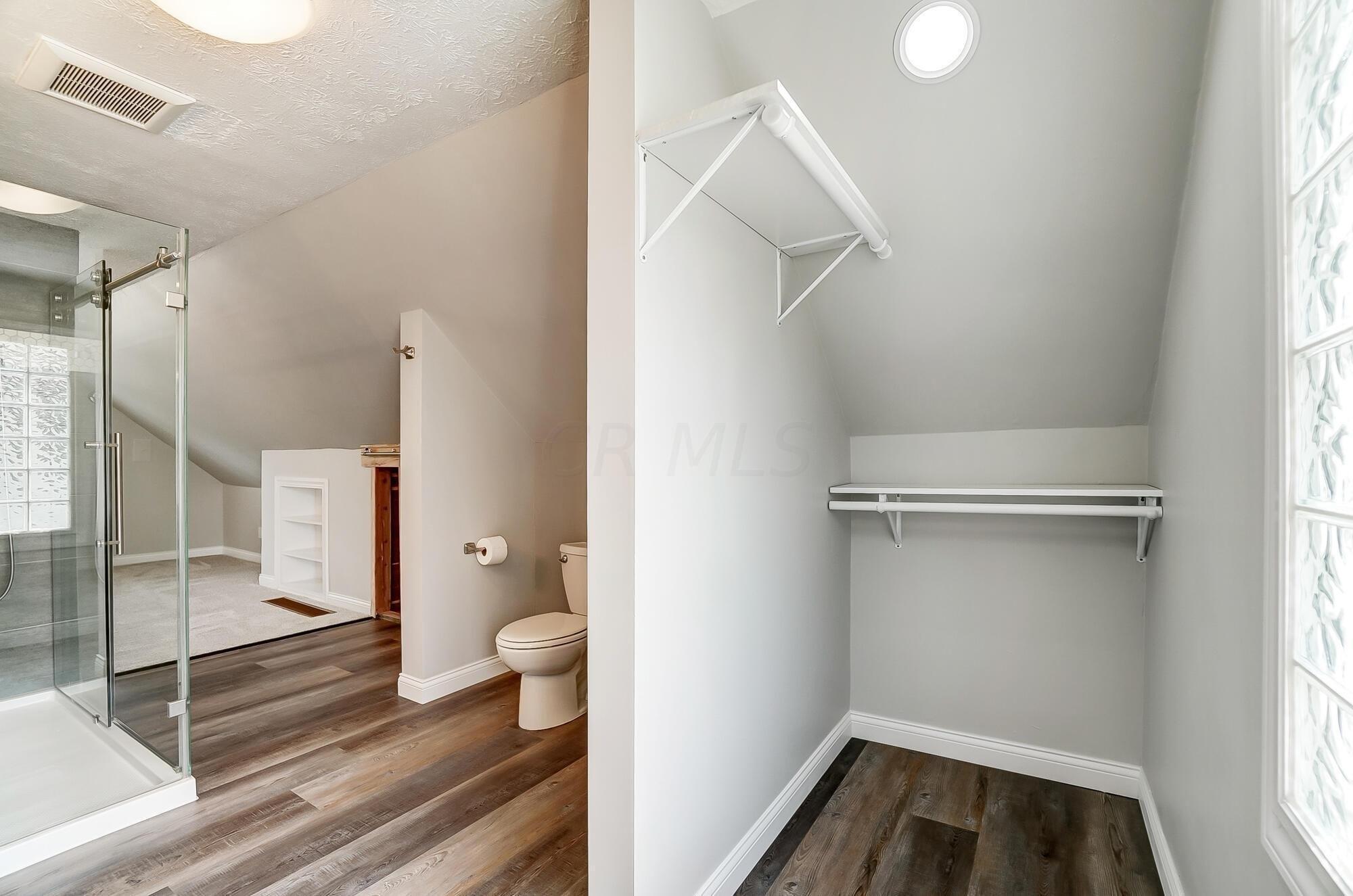 E 12th Ave, Columbus, OH 43219