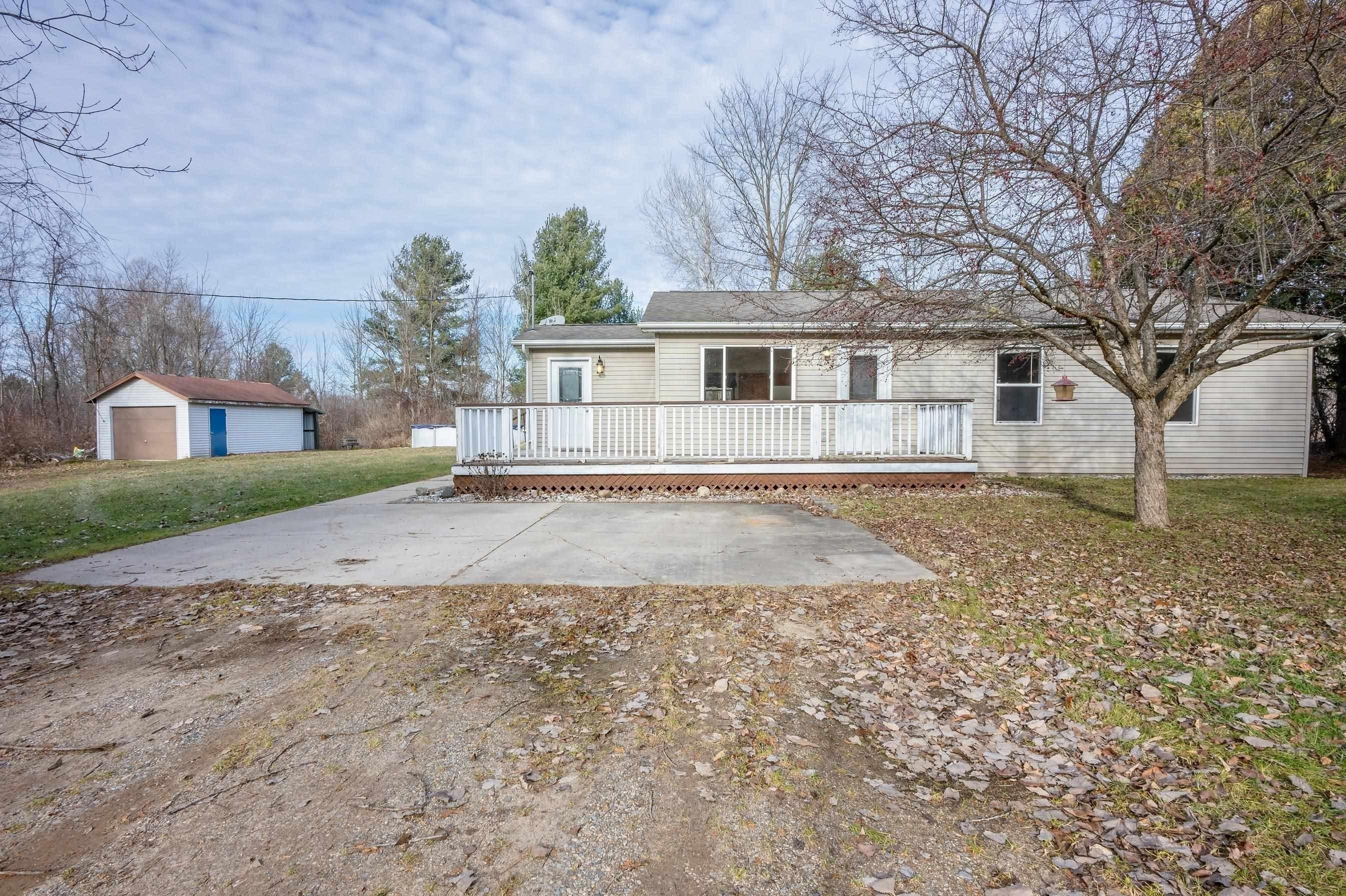 Willford Rd, Gladwin, MI 48624