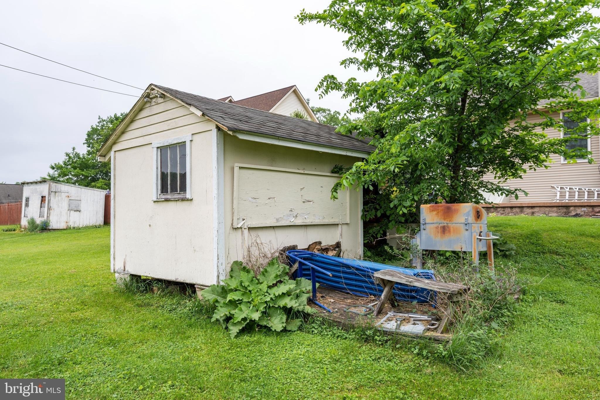 Akron Rd, Ephrata, PA 17522