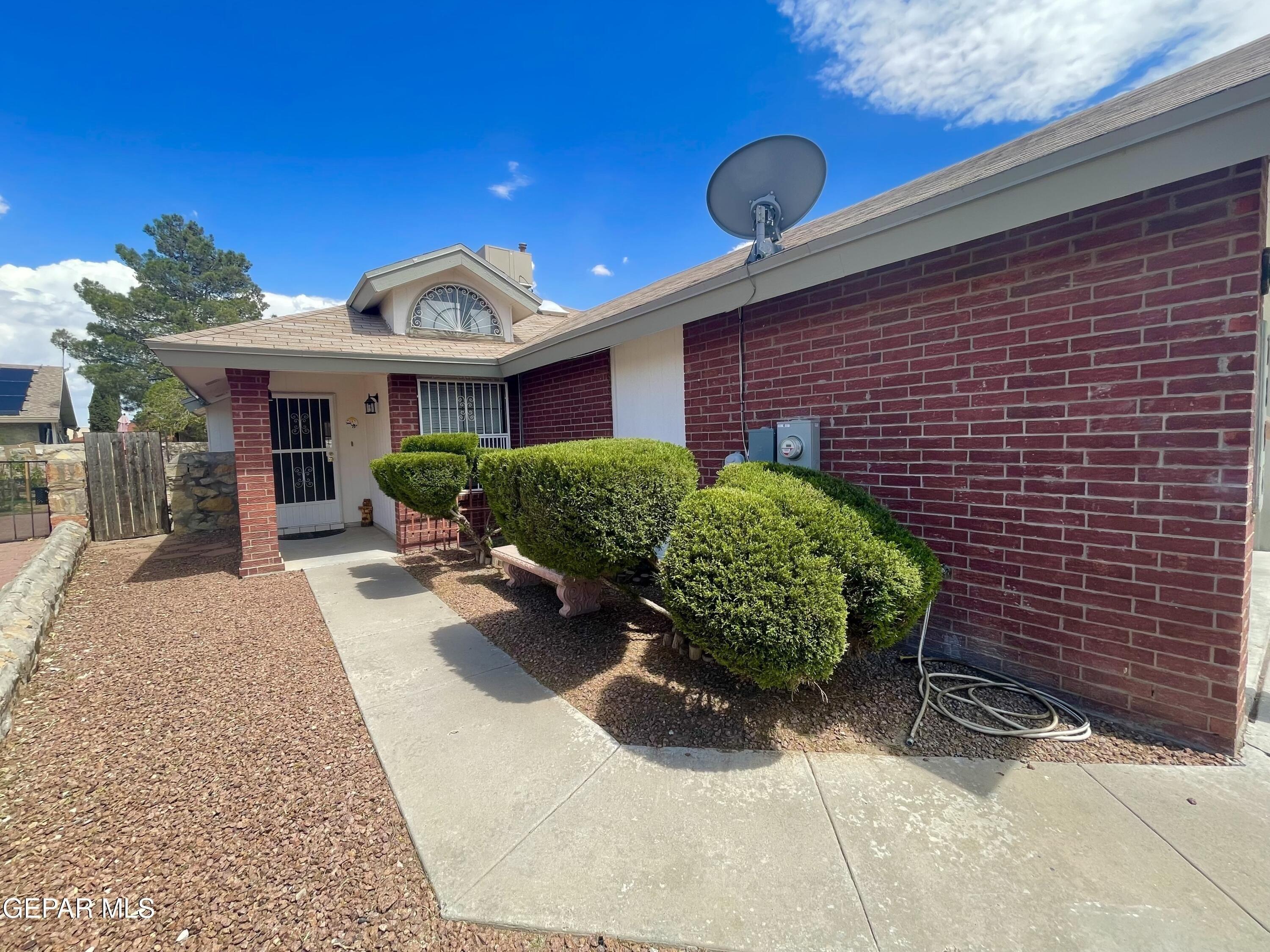 Dolph Quijano Pl, El Paso, TX 79936