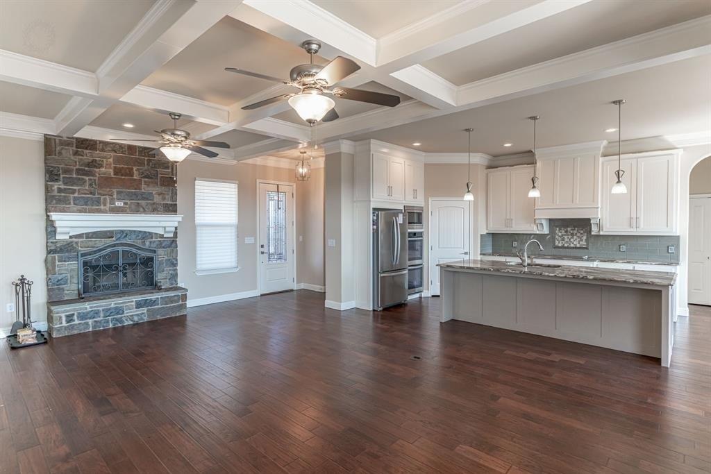 King Arthur Ct, Glen Rose, TX 76043