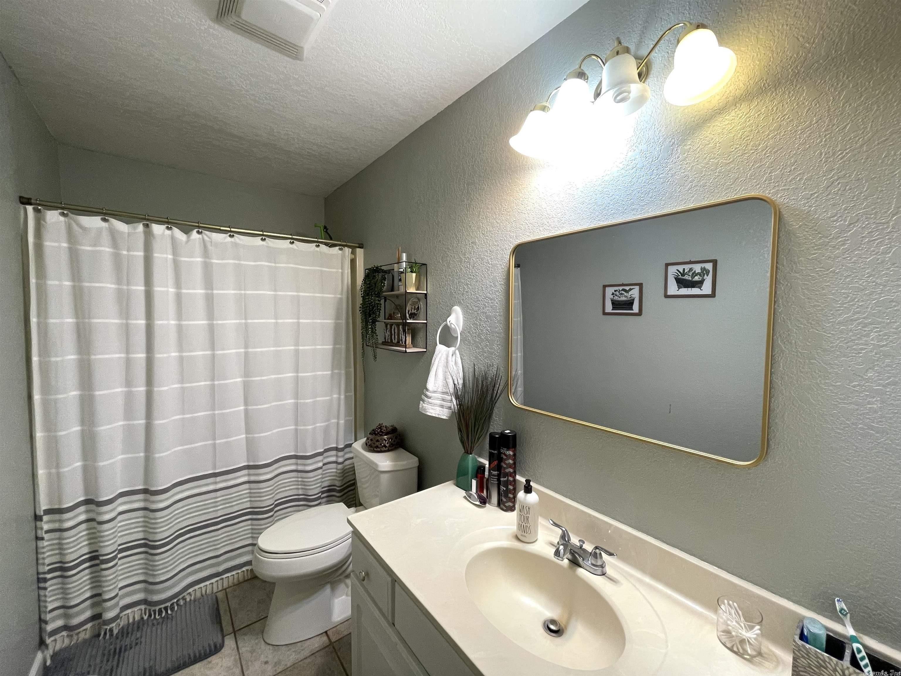 Alisa Cir, Melbourne, AR 72556