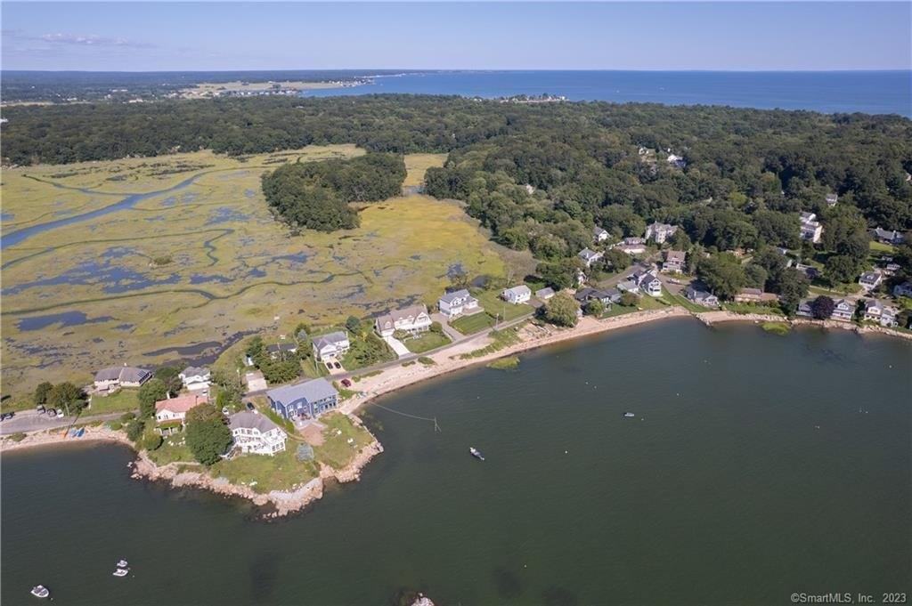 Bayberry Ln, Guilford, CT 06437