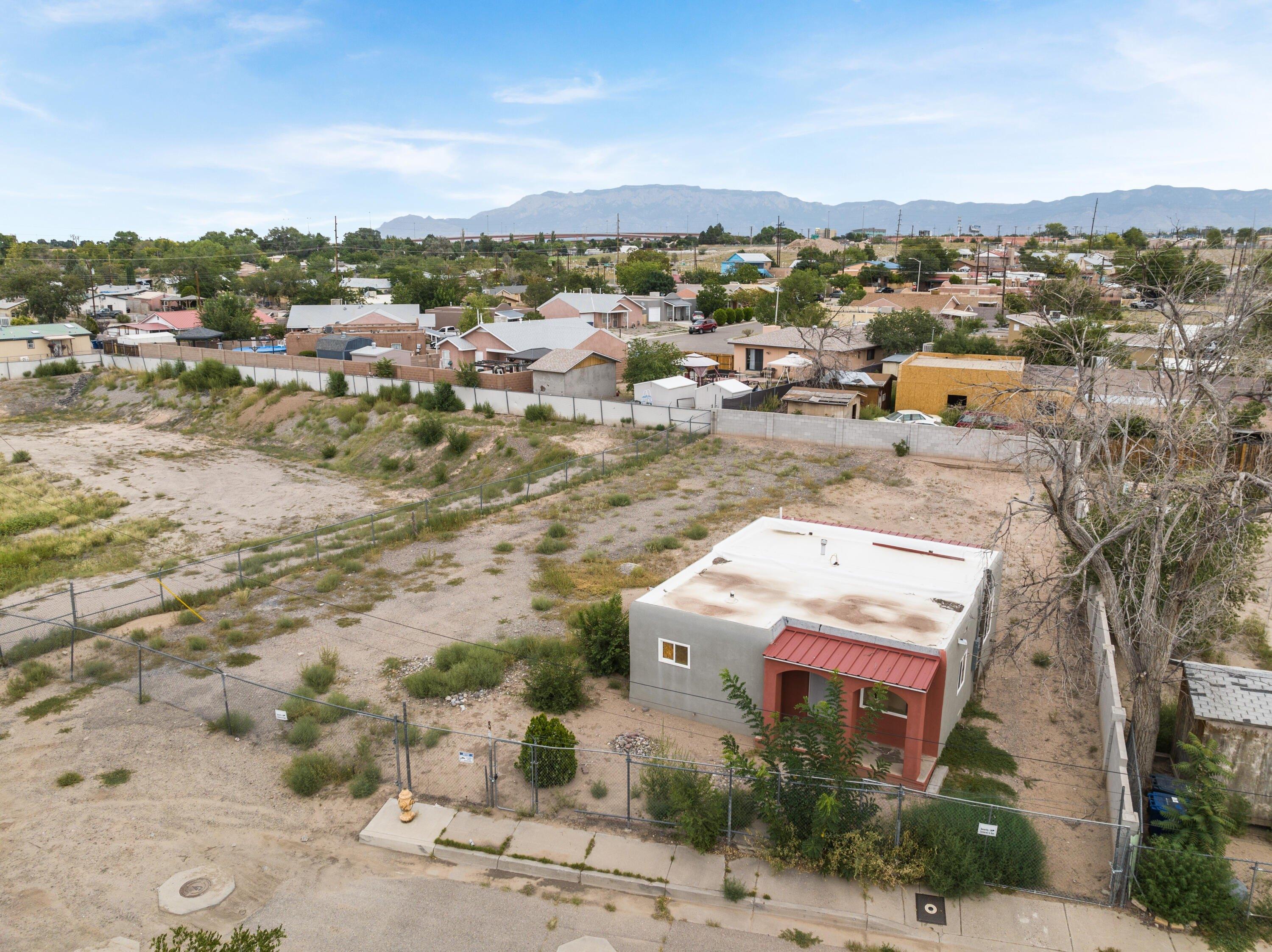 Franciscan St Ne, Albuquerque, NM 87102