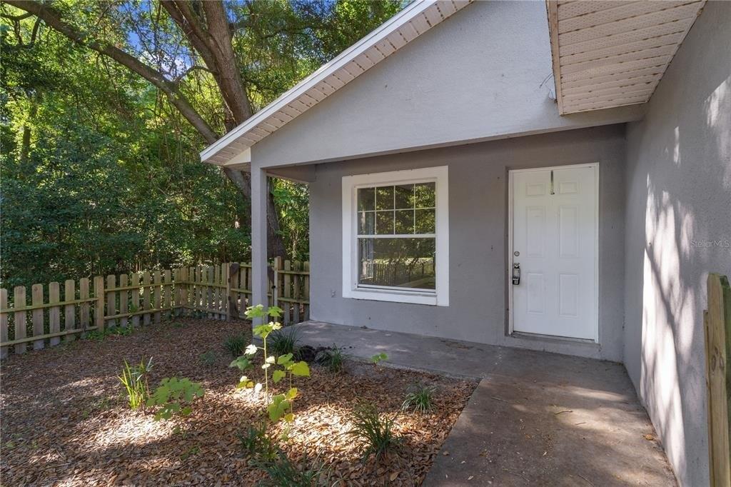 W Clarke St, Wildwood, FL 34785