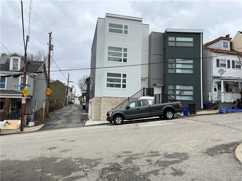 Poe Way, Pittsburgh, PA 15201