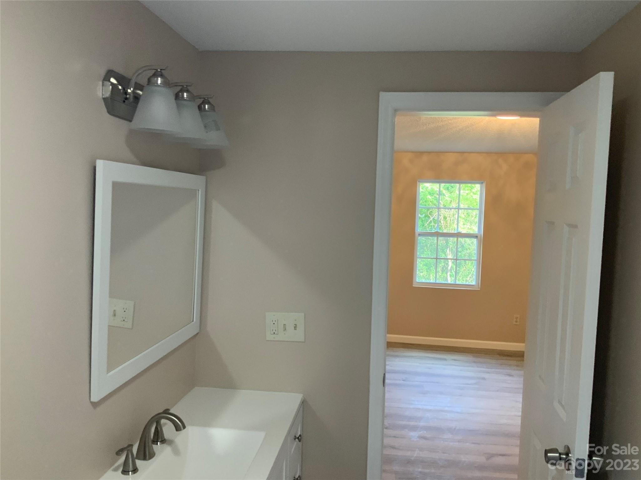 Lamb Mountain Rd, Hendersonville, NC 28792