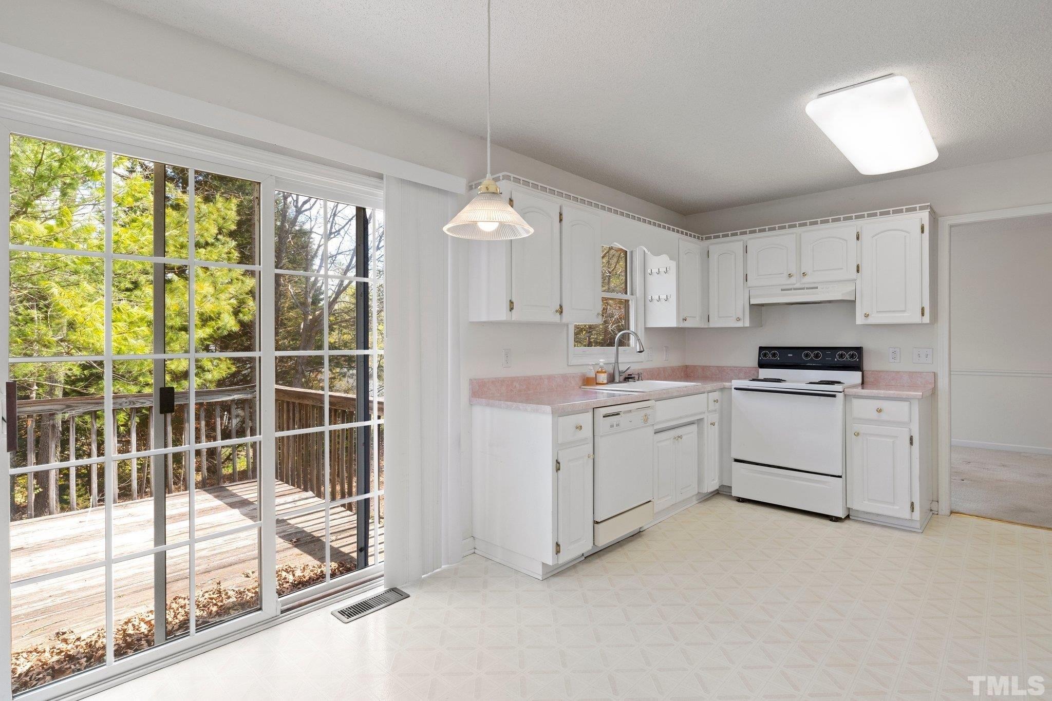 Woody Cir, Tryon, NC 28782