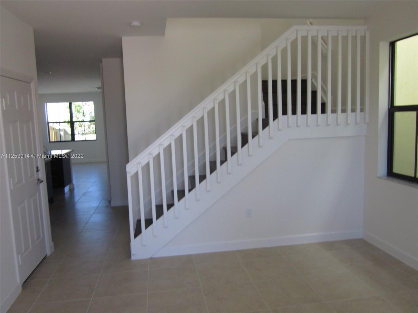 Nw 103rd Path, Doral, FL 33178