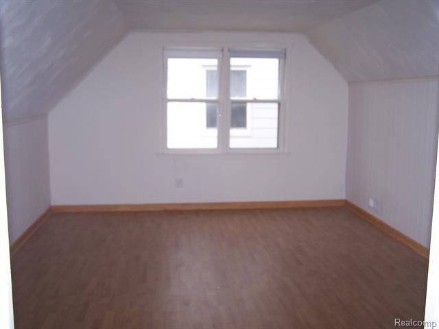 Lincoln Ave, Eastpointe, MI 48021