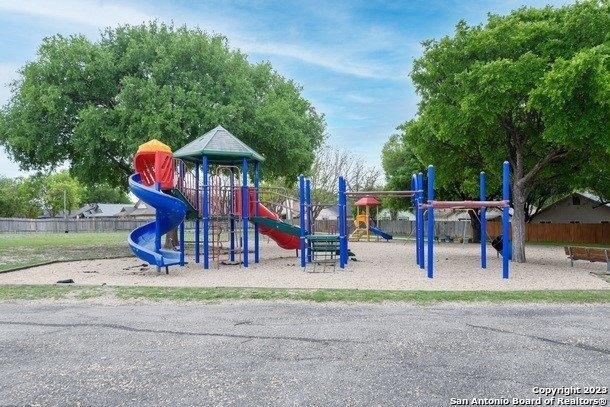 Stoney Dr, San Antonio, TX 78247