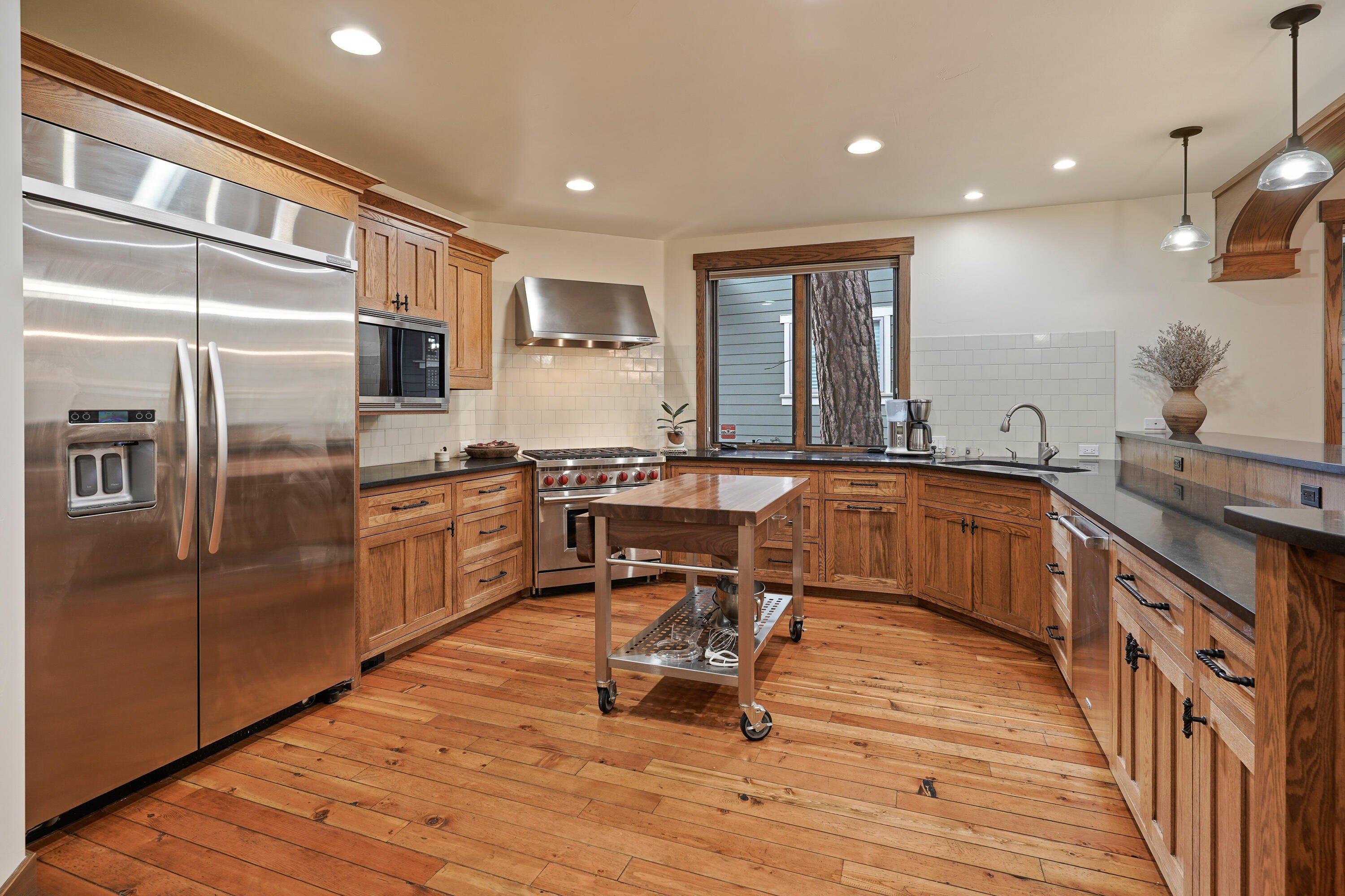 Nw Crossing Dr, Bend, OR 97703