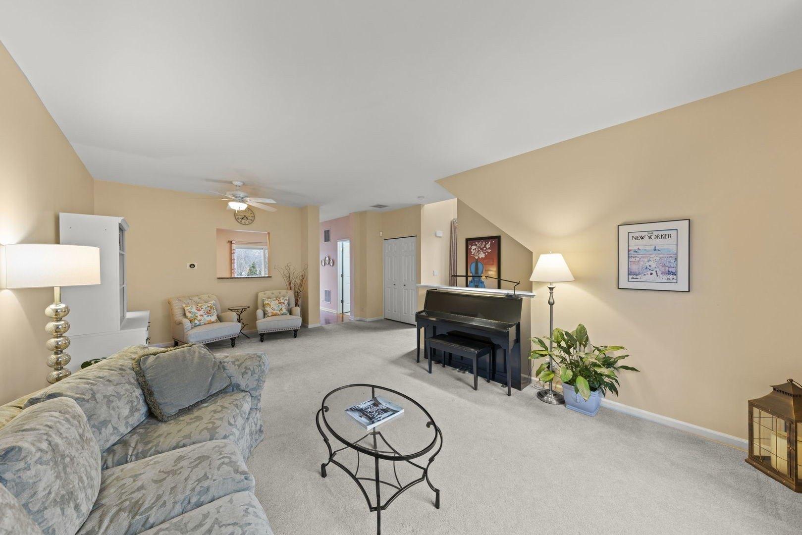 Morgans Gate Dr, Wood Dale, IL 60191