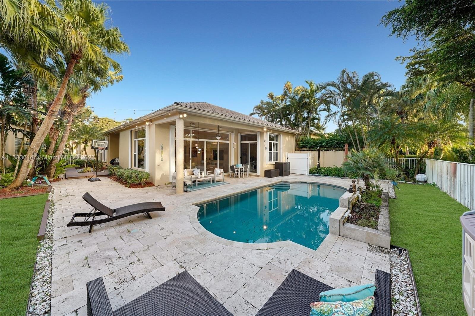 Bay Isle Dr, Weston, FL 33327