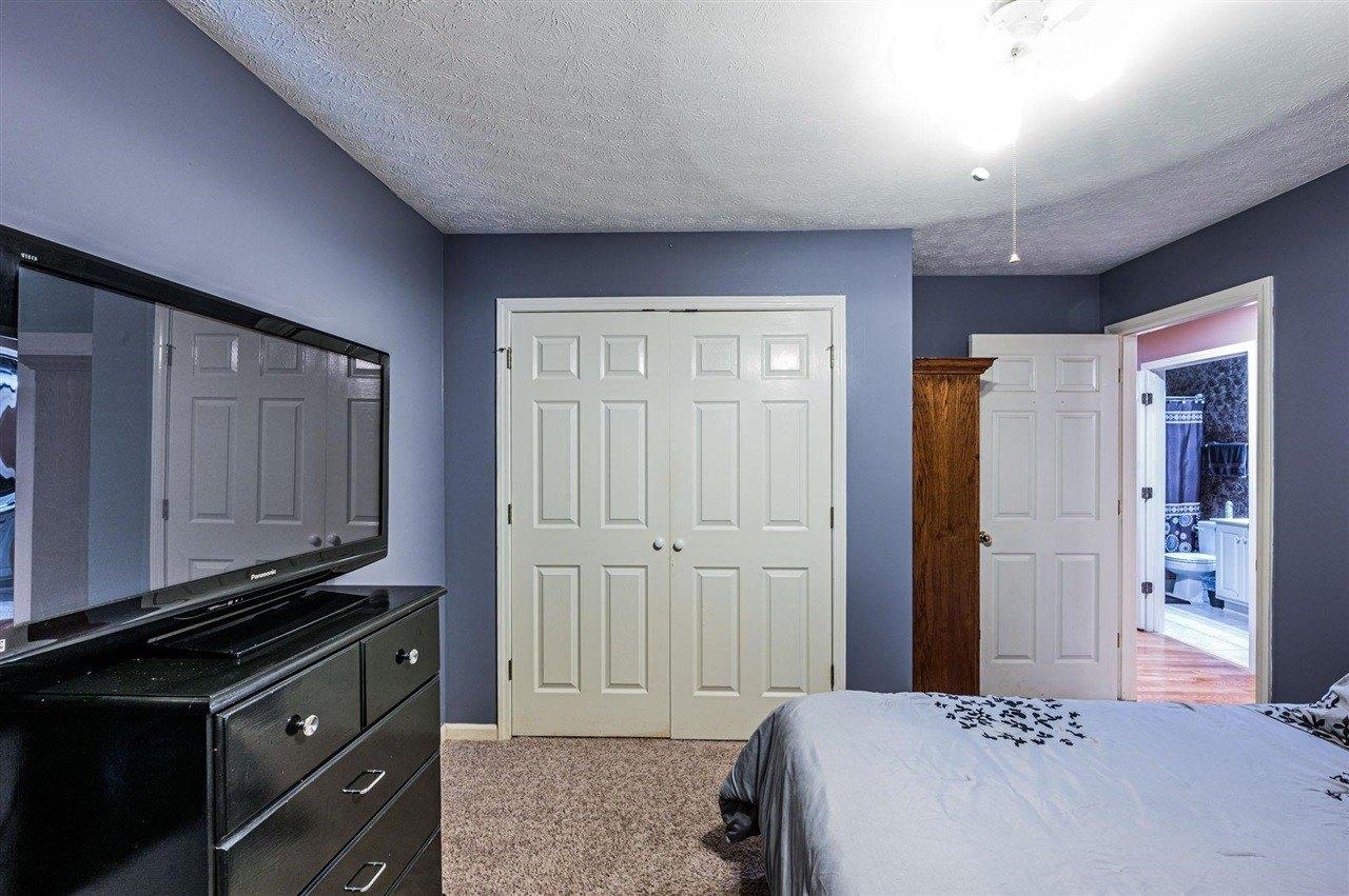 Rolling Meadows Dr, Bowling Green, KY 42101