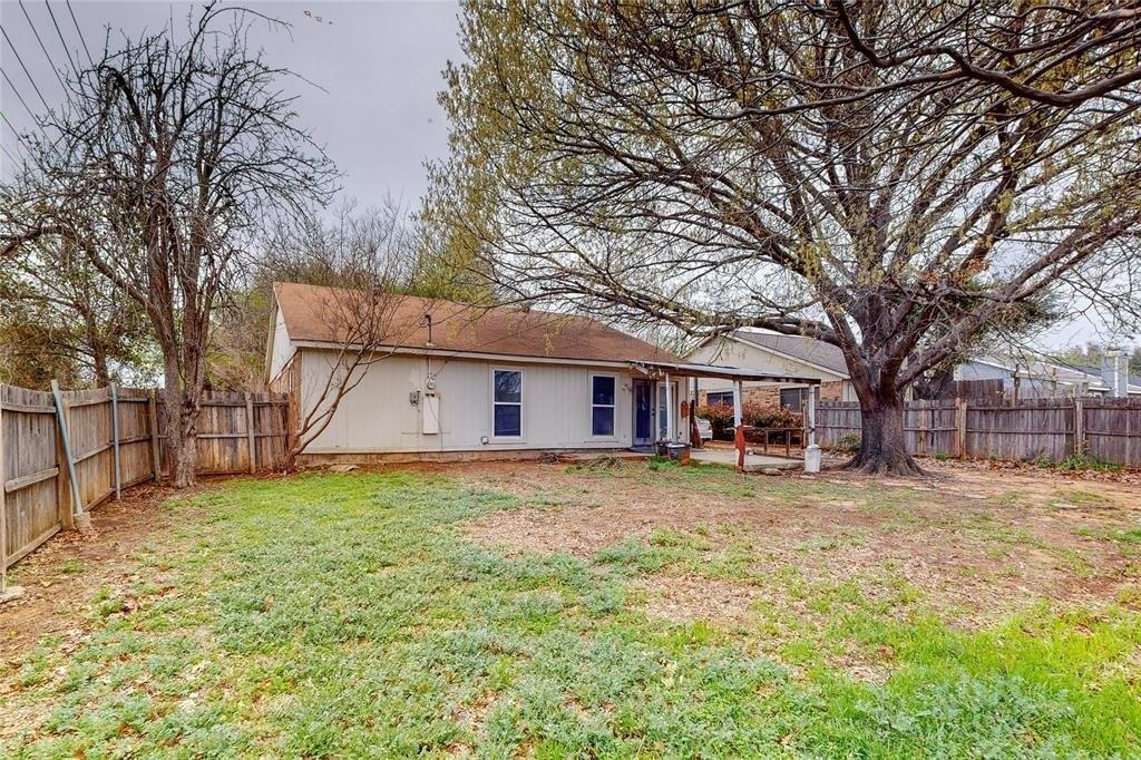 Bosque Ln, Arlington, TX 76006