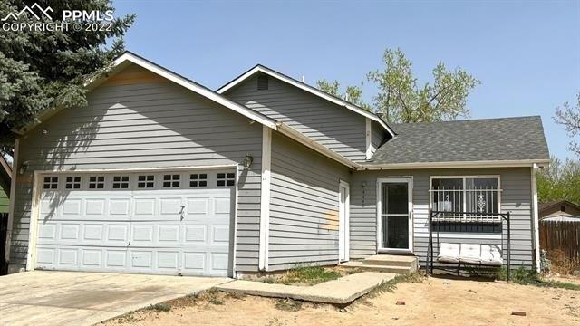 Hollyridge Dr, Colorado Springs, CO 80916