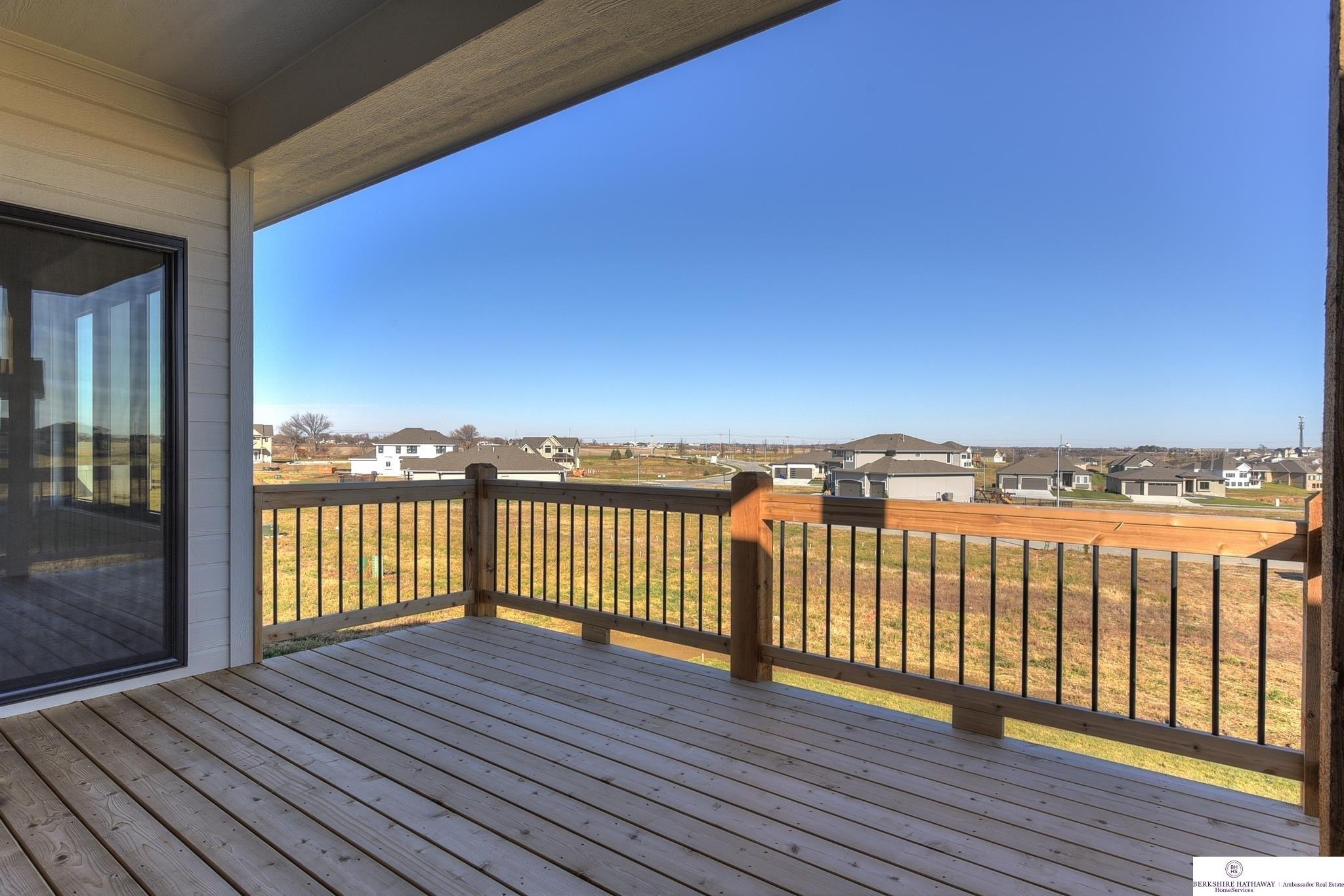 N 170th St, Bennington, NE 68007