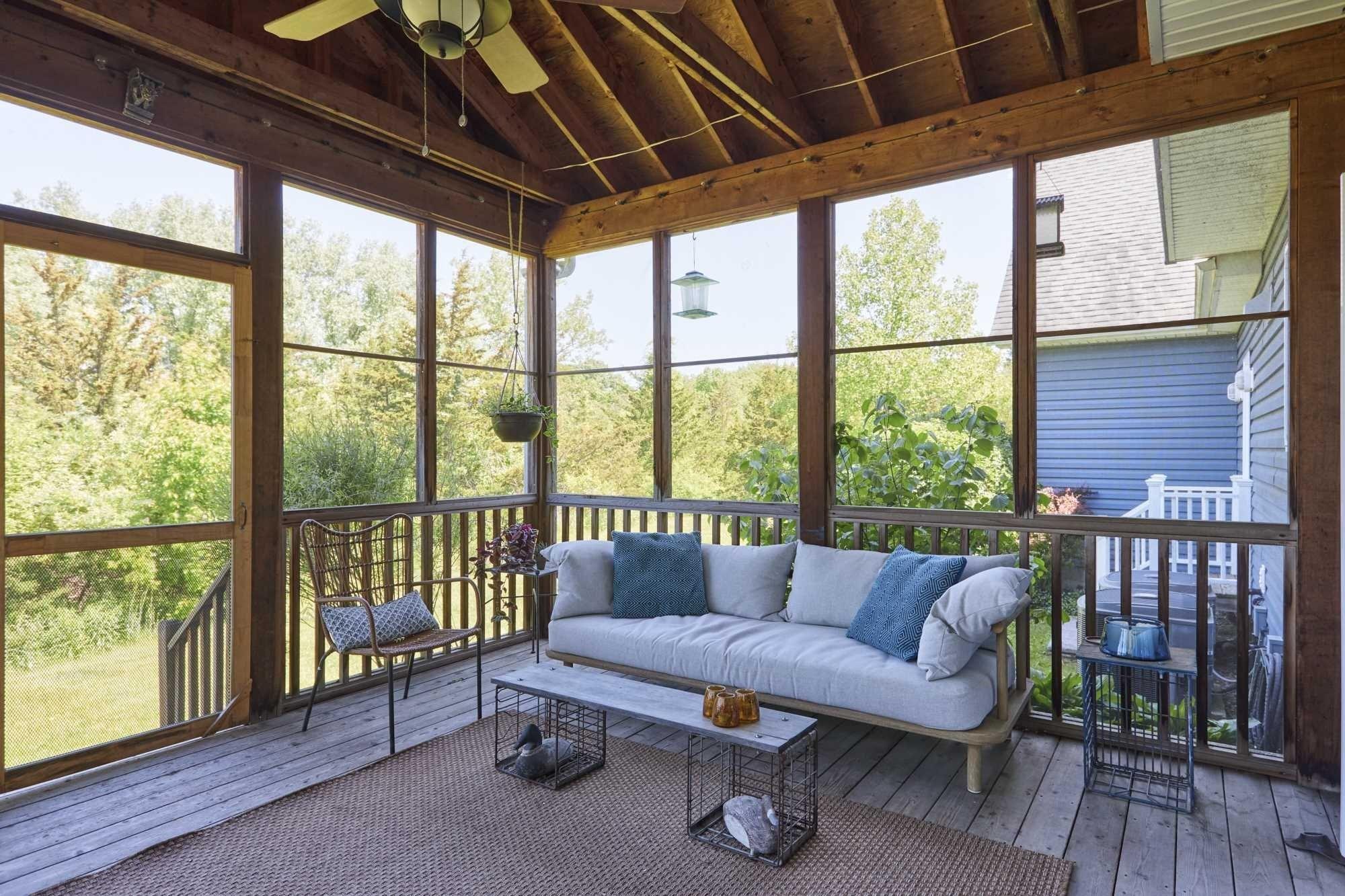 Eastview Ln, Red Hook, NY 12571