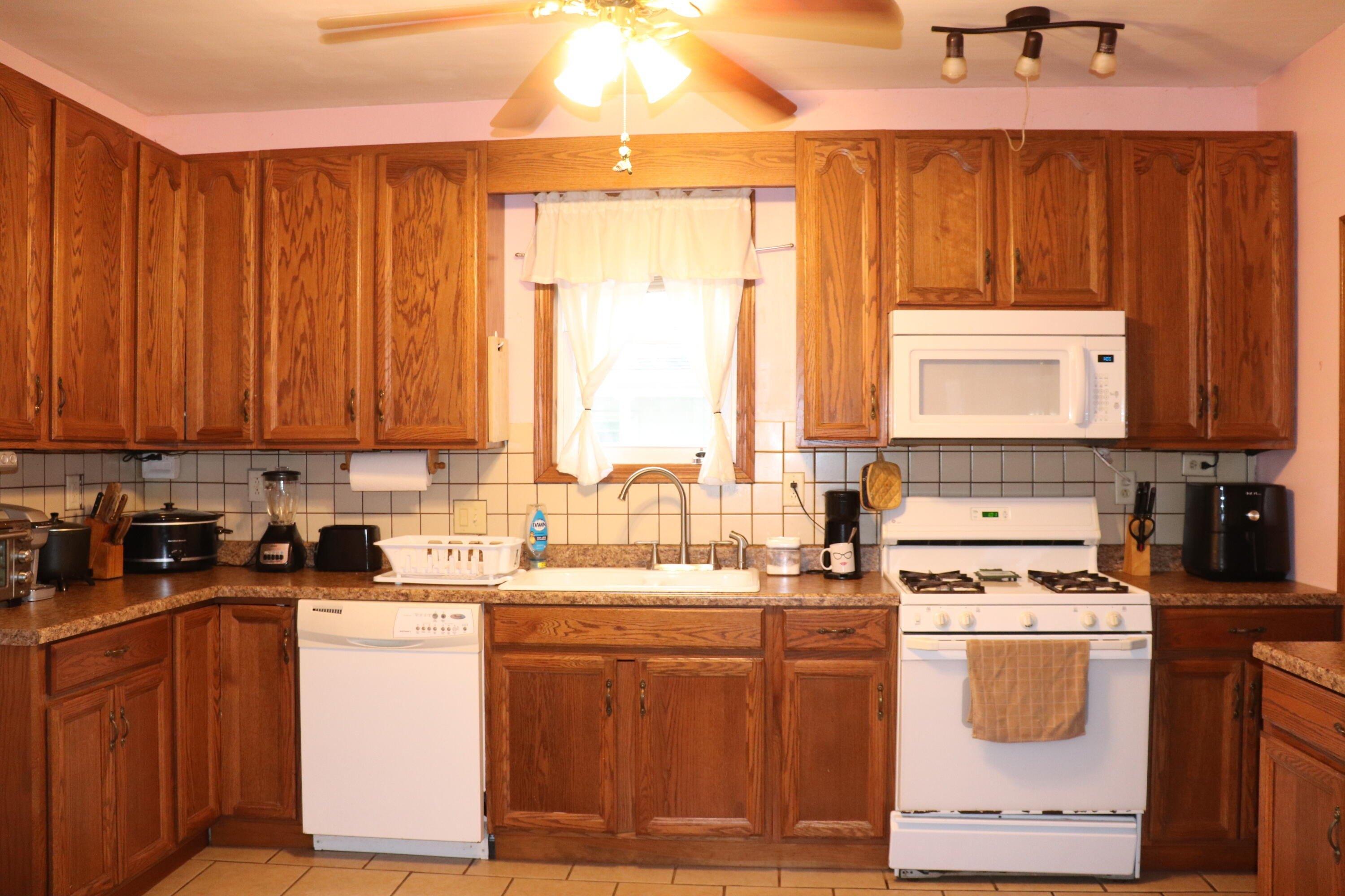 N Dean St, West Mansfield, OH 43358