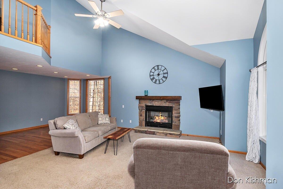 Tiffany Pines Dr Ne, Rockford, MI 49341