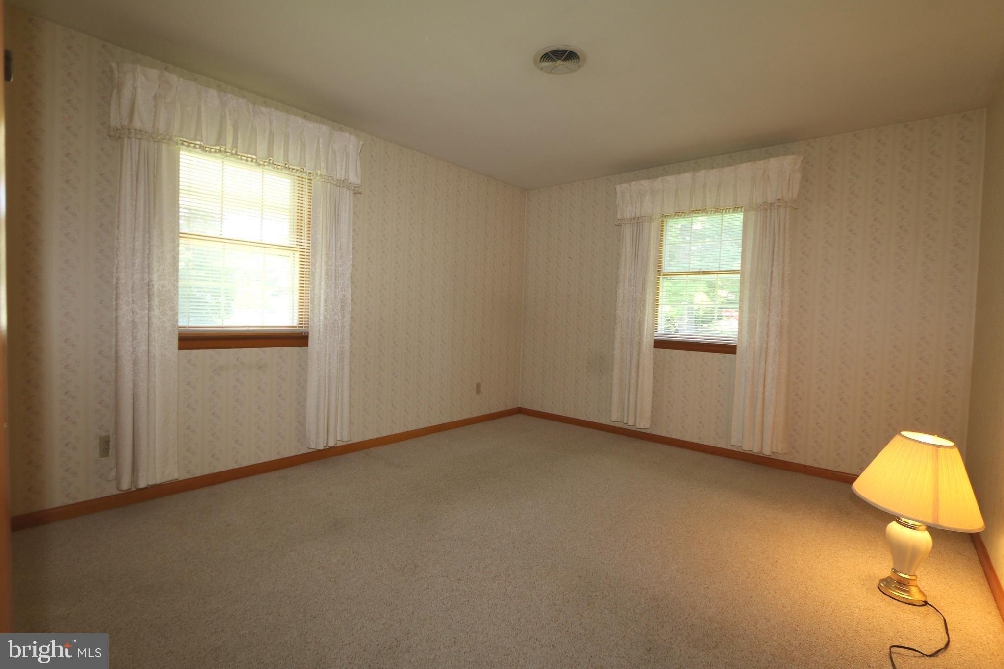 Bayer Dr, Waynesboro, PA 17268