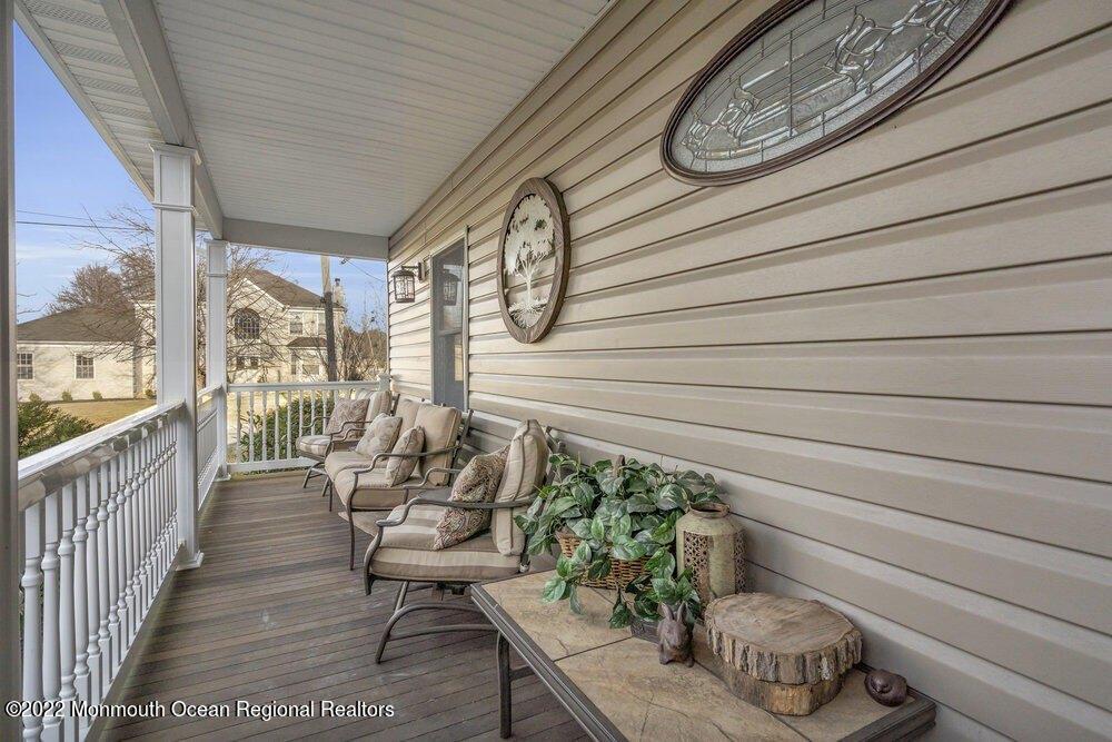 Larkin Pl, Oakhurst, NJ 07755