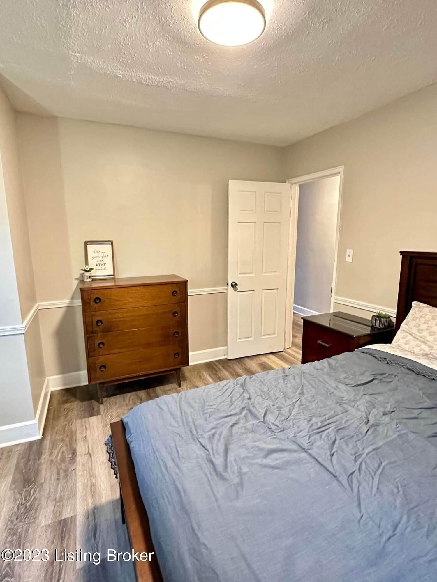 W Evelyn Ave, Louisville, KY 40215