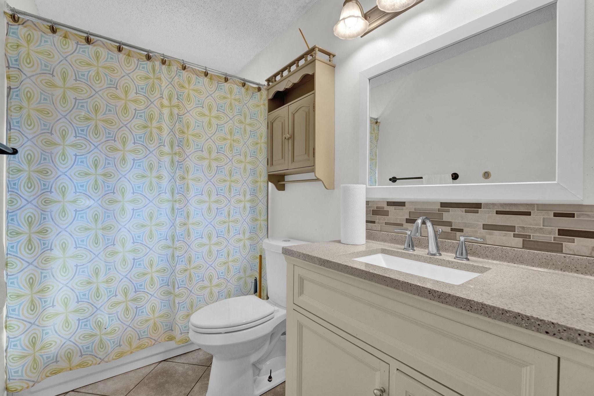 Clover Hill Dr, Bartlett, TN 38135