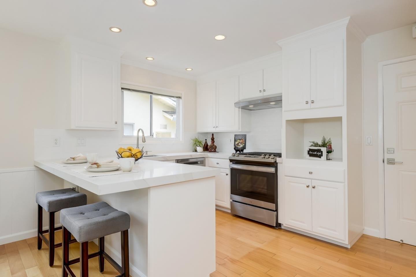 Murre Ln, Sunnyvale, CA 94087