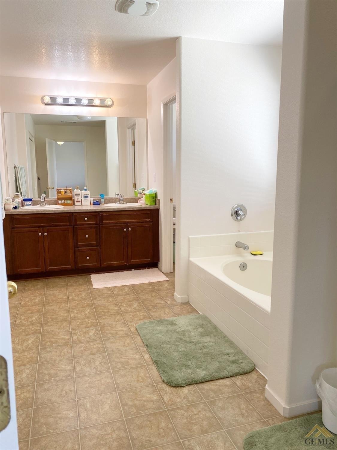 Sestino St, Delano, CA 93215
