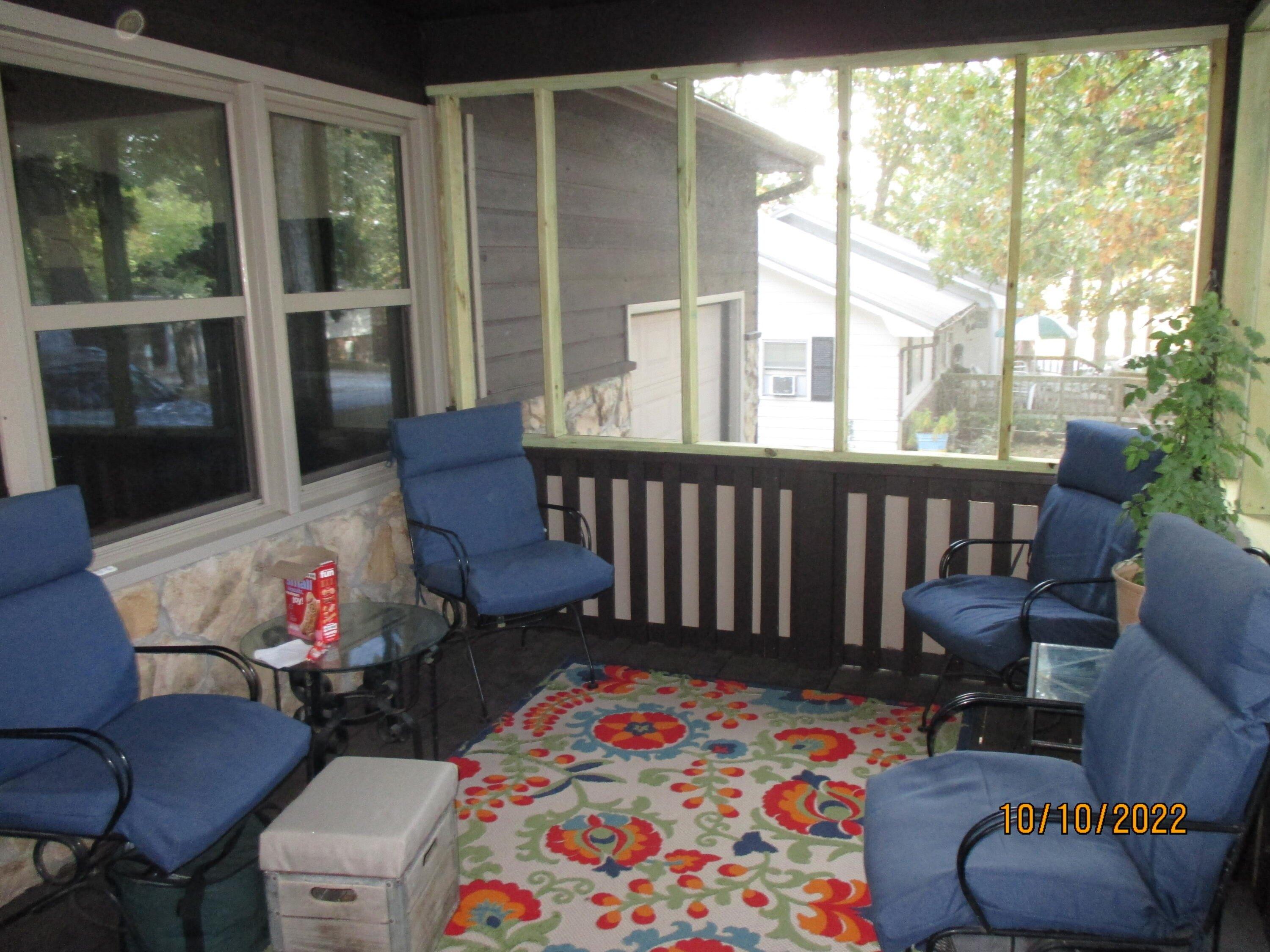 Oakwood Cir, Hermitage, MO 65668