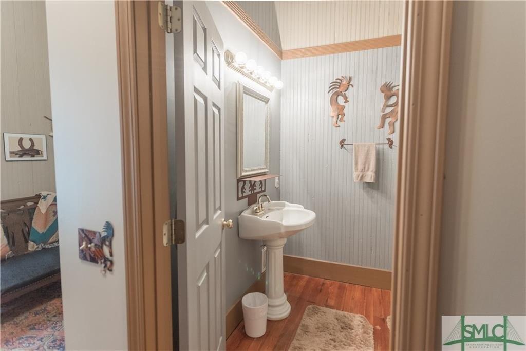W Liberty St, Claxton, GA 30417