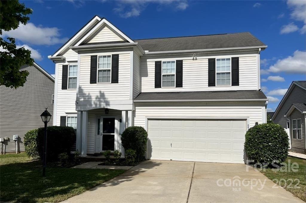 Waverly Lynn Ln, Charlotte, NC 28269