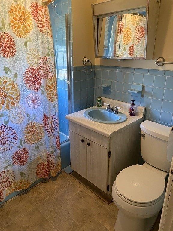 Granby Rd, Chicopee, MA 01013