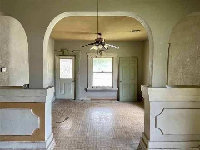 N Columbia Ave, Tulsa, OK 74110