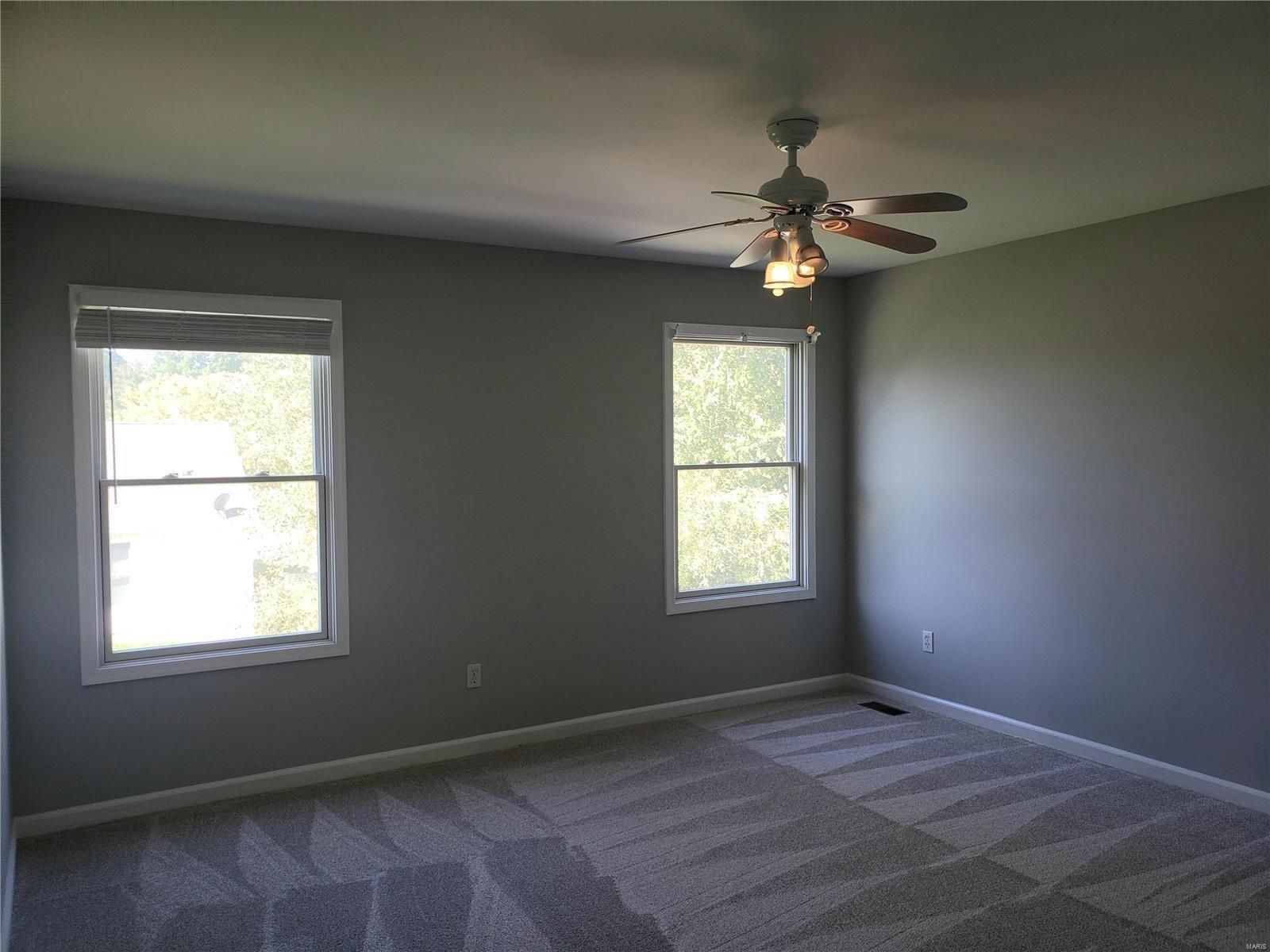 Tiverton Dr, Saint Charles, MO 63301