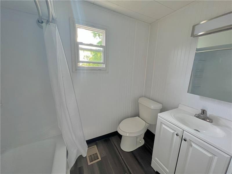 Orchard St, Beaver Falls, PA 15010