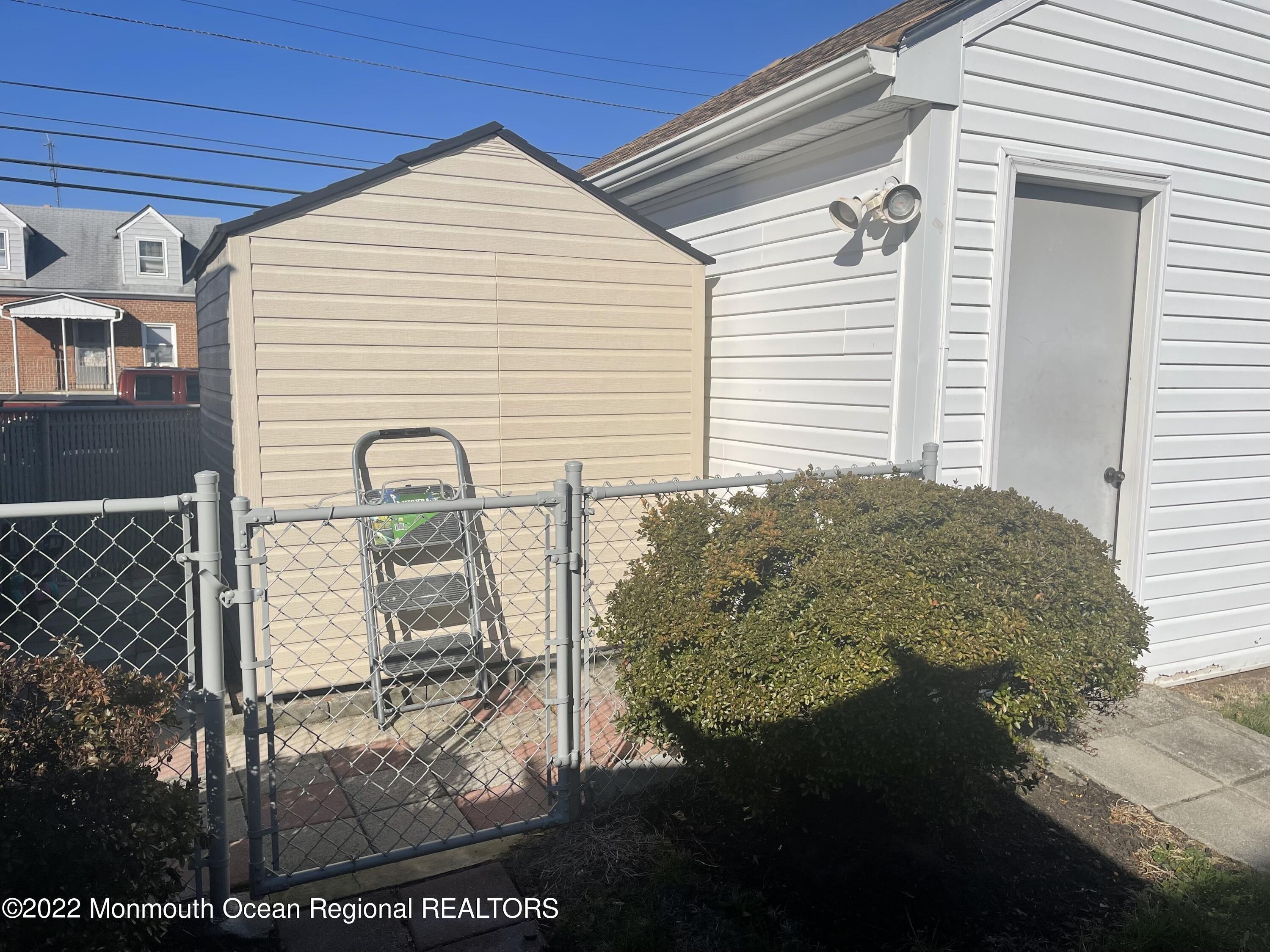 Sewell Ave, Trenton, NJ 08610