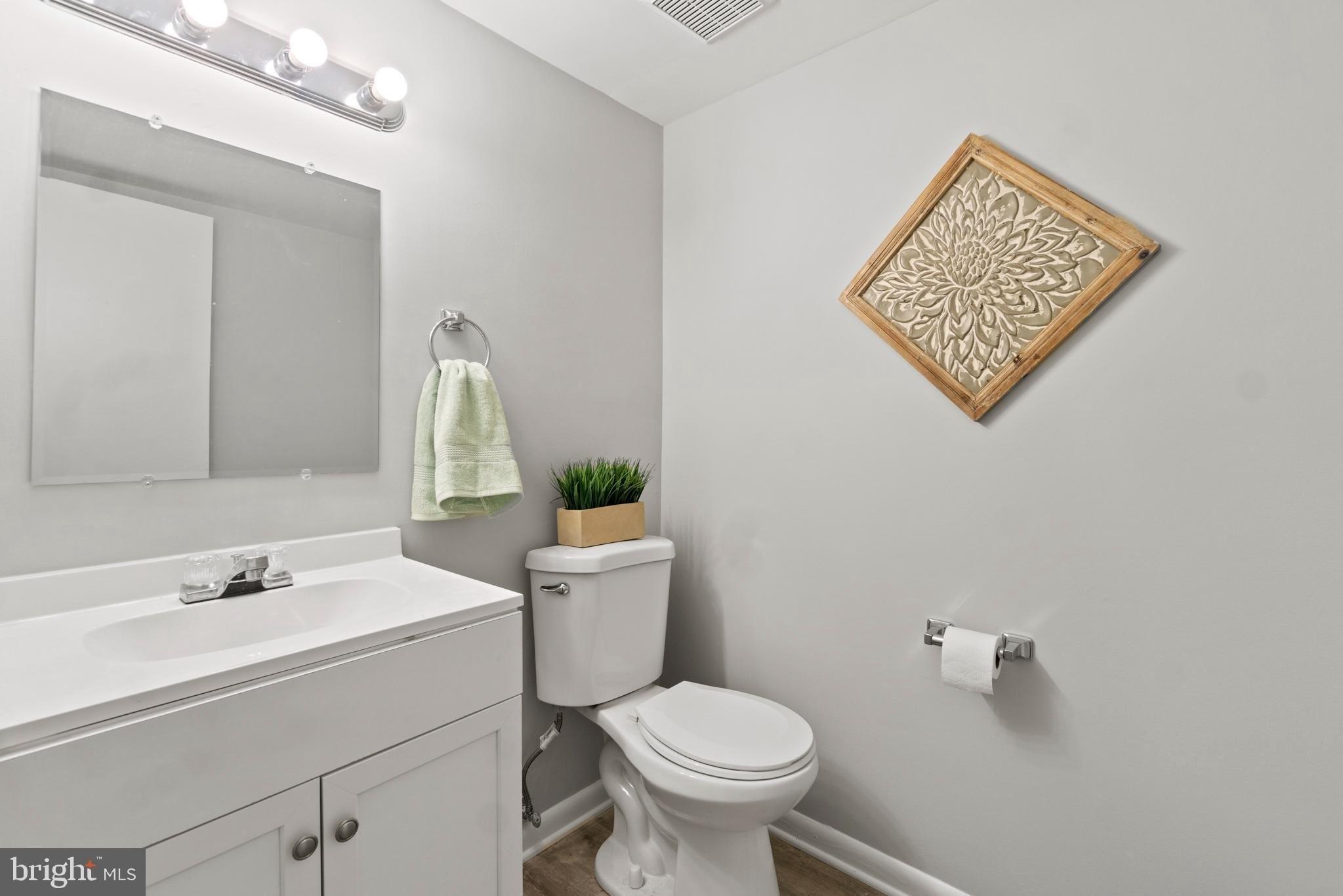 Cherrydale Dr, Woodbridge, VA 22193
